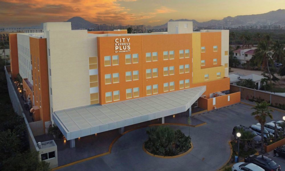 City Express Plus and Suites Los Cabos