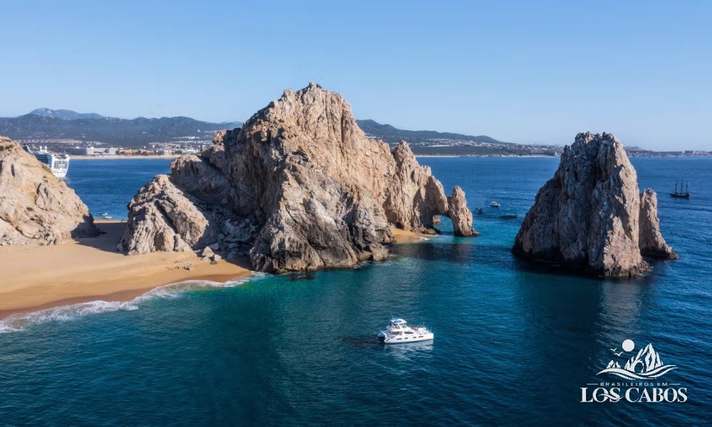 Catamarã Premium & Snorkel em Duas Baías